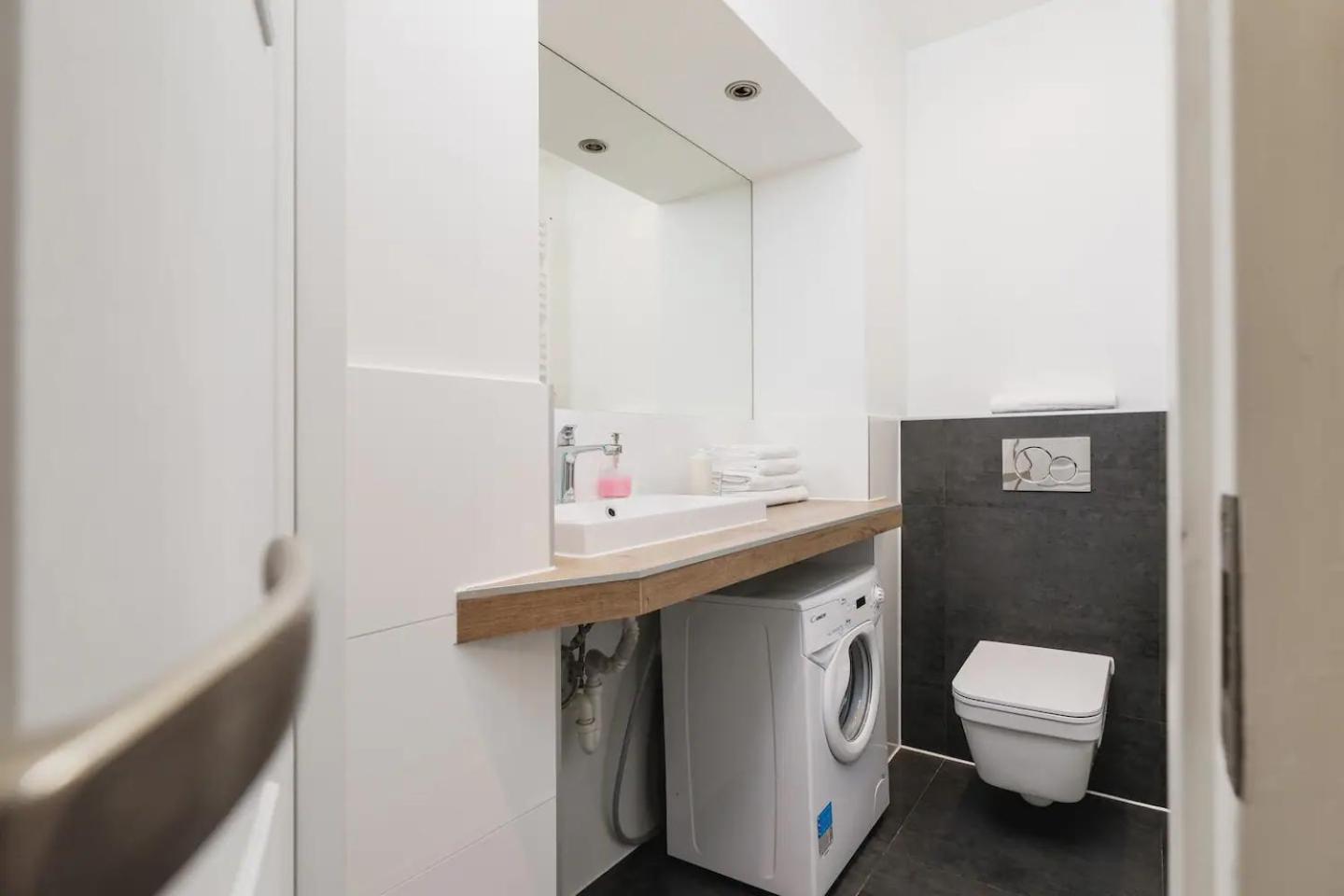 Private Parking - Old Town - Sw Krzyza 16 Street Apartment คราคูฟ ภายนอก รูปภาพ