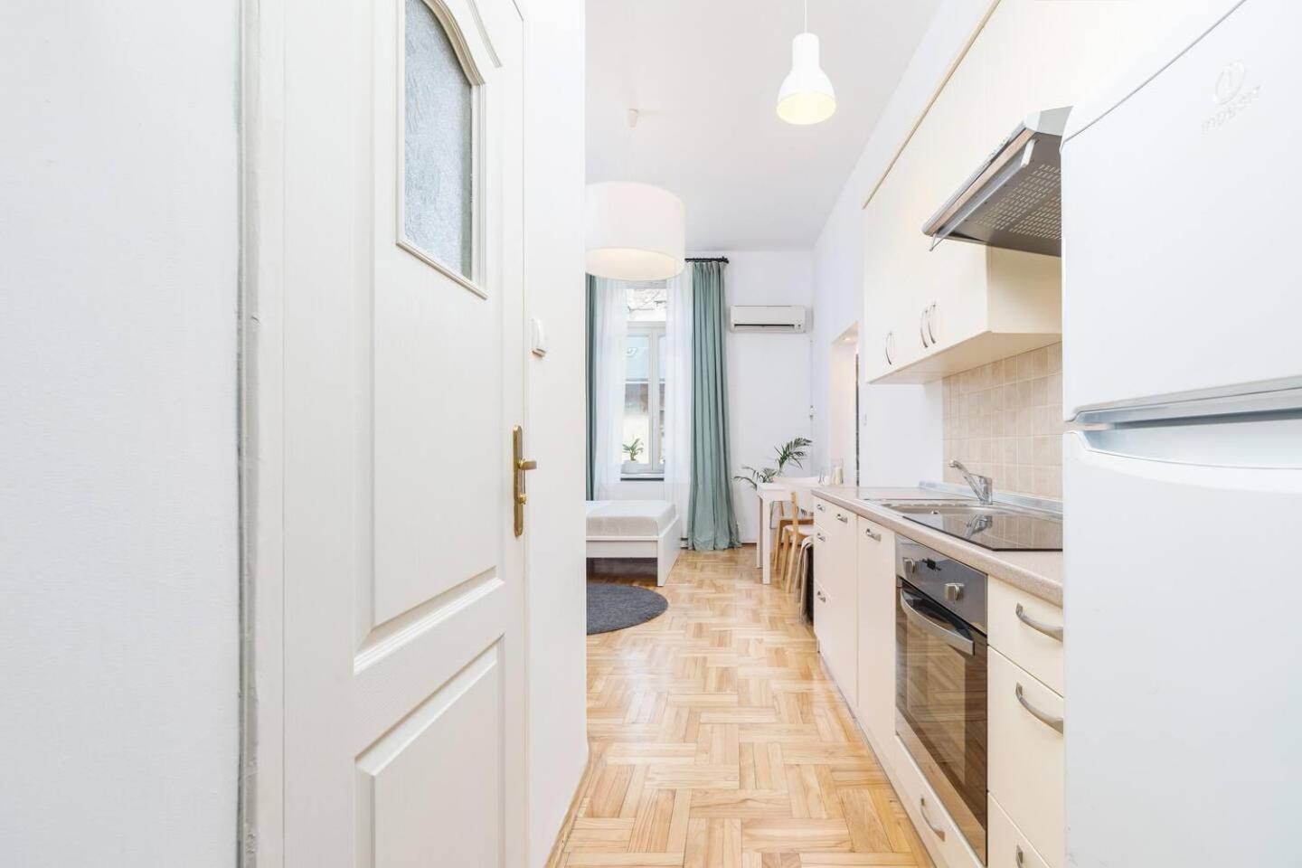 Private Parking - Old Town - Sw Krzyza 16 Street Apartment คราคูฟ ภายนอก รูปภาพ
